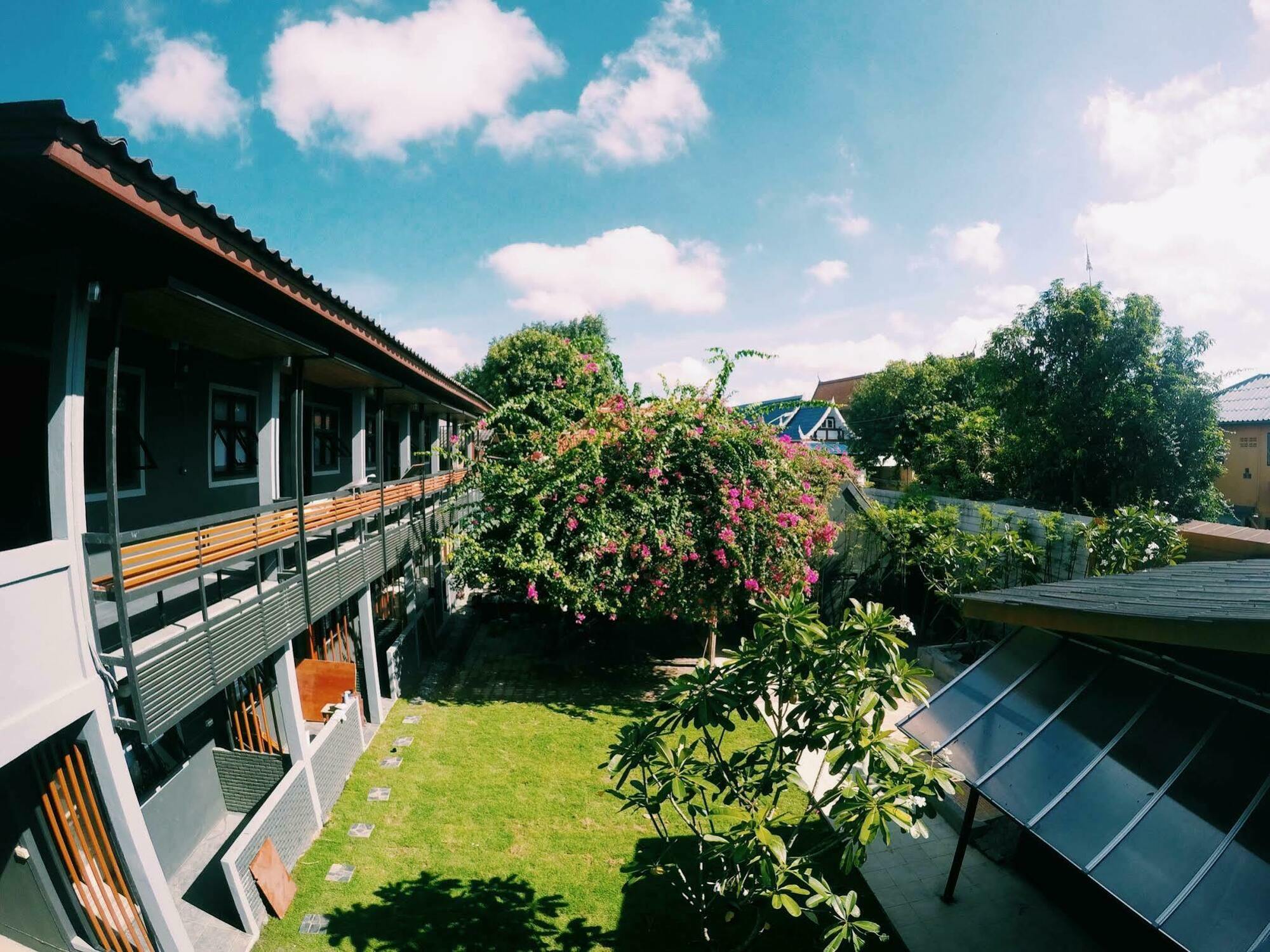 Chiangmai Moli Inn (Adults Only) Chiang Mai Zewnętrze zdjęcie
